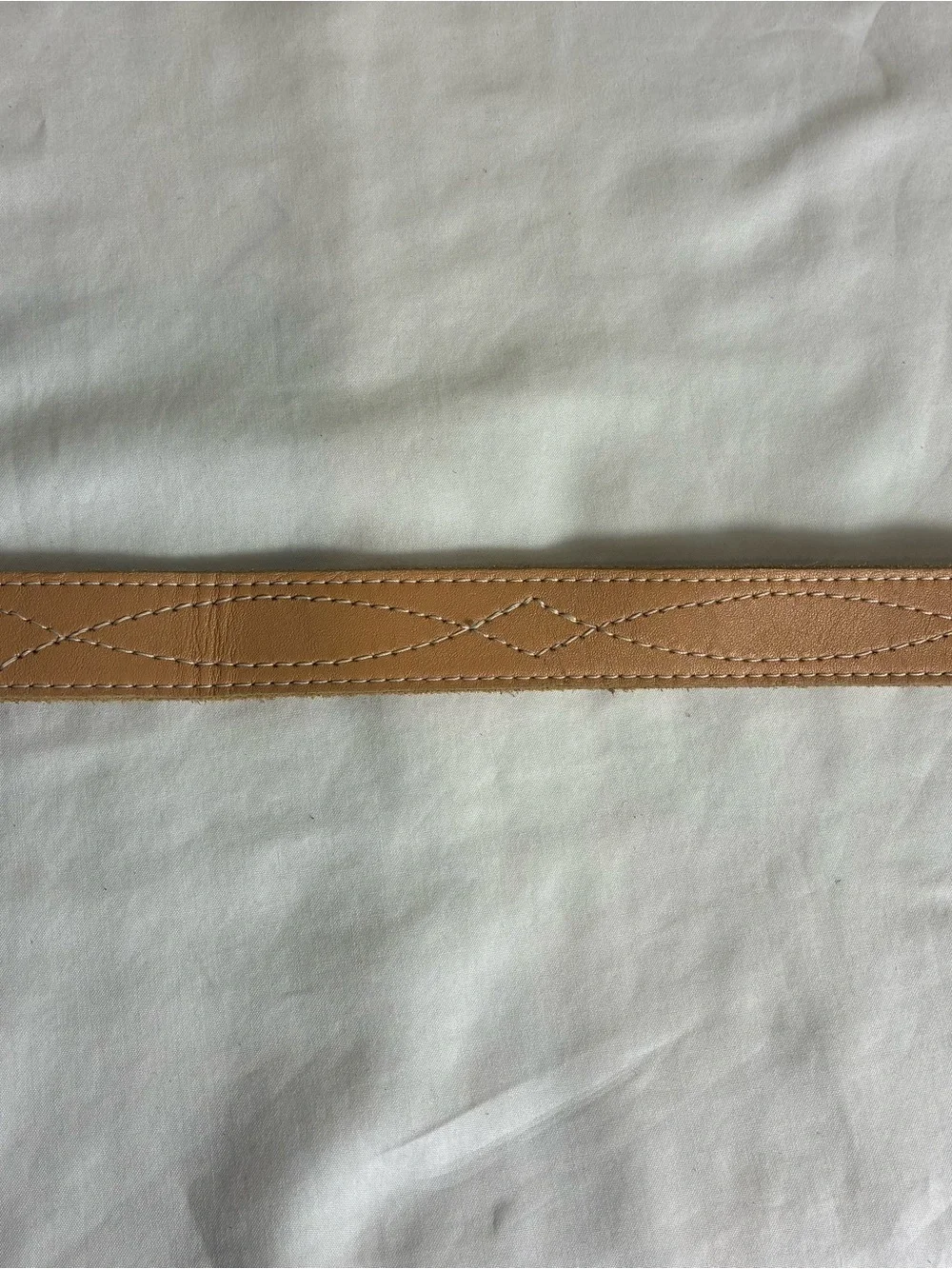 GAP Womens belt Sz M genuine leather nude color embossed buckle stitching